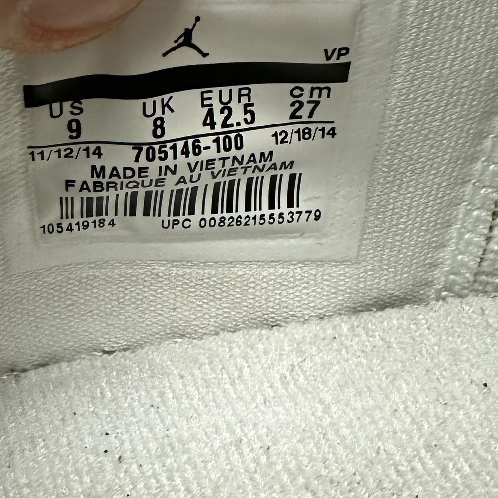 Jordan Illusion Low Mens White Wolf Grey Leather Sneakers 705146-100 Size 9 - Picture 10 of 11
